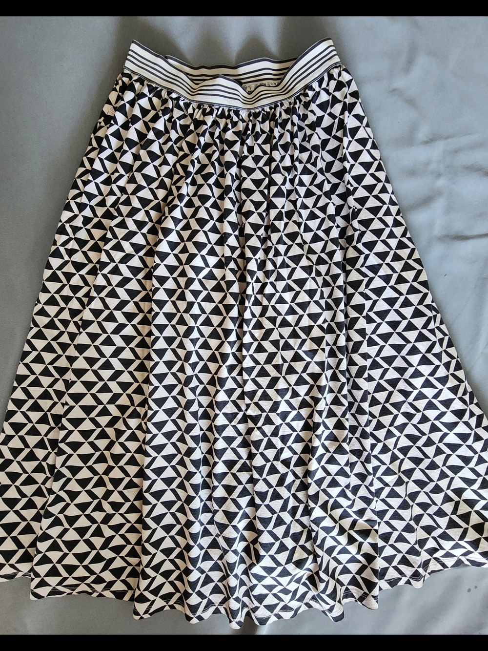 Weekend Max Mara Geometric Midi Skirt with Pockets ✨